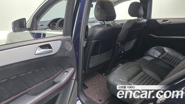 Mercedes-Benz GLE-Class 2018 — Şəkil 23/32