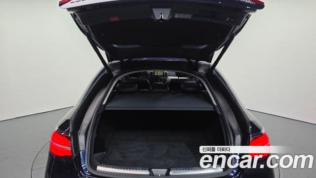 Mercedes-Benz GLE-Class 2018 — Şəkil 24/32