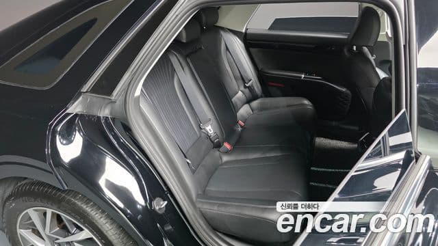 Hyundai Grandeur Hybrid 2023 — ფოტო 18/32