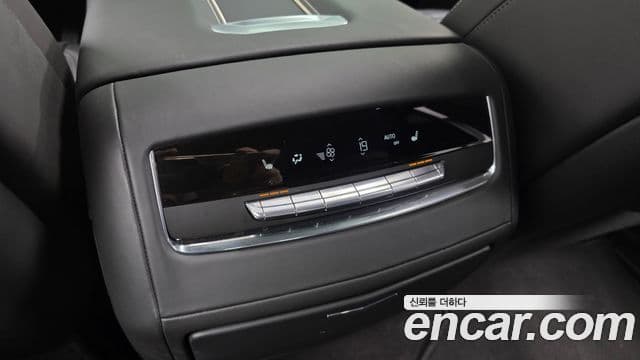 Cadillac Escalade 2023 — Şəkil 19/20