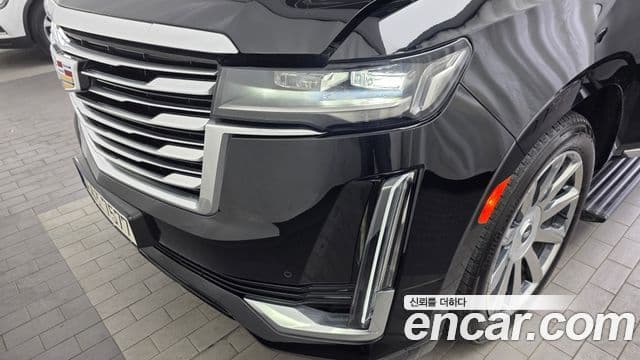 Cadillac Escalade 2023 — Photo 17/38