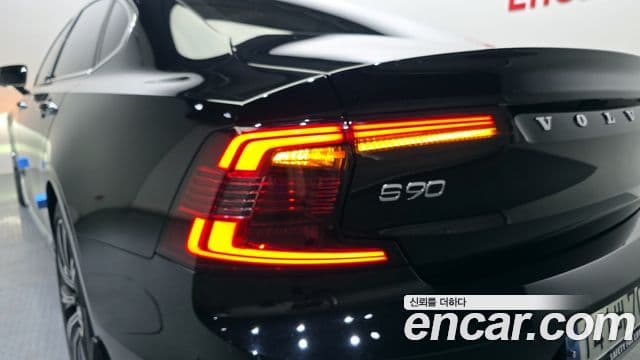 Volvo S90 2023 — Photo 4/36
