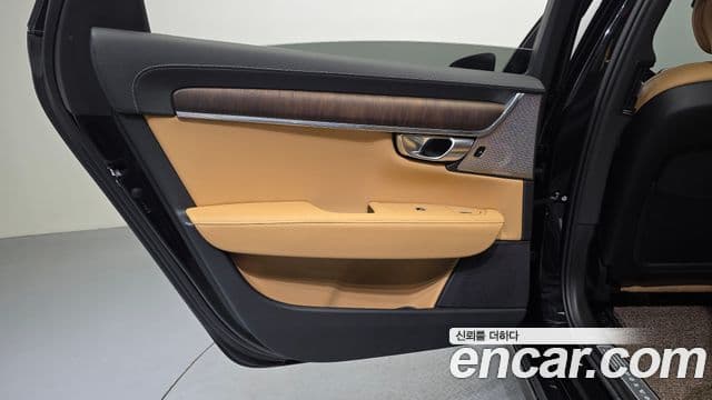Volvo S90 2023 — Photo 36/36