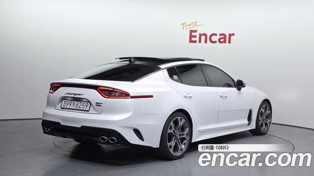 Kia Stinger 2018 — Şəkil 2/20