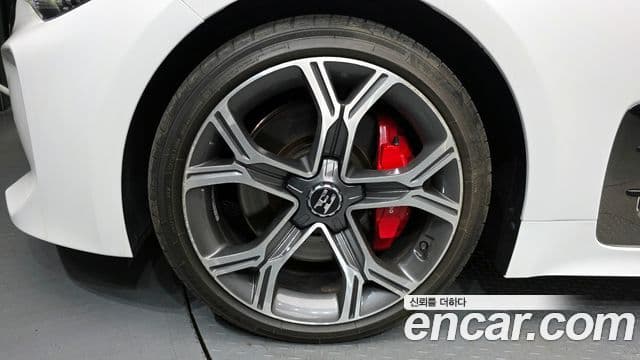 Kia Stinger 2018 — Şəkil 5/20