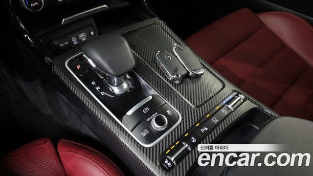 Kia Stinger 2018 — Şəkil 9/20