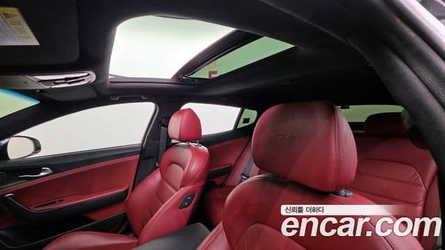 Kia Stinger 2018 — Şəkil 16/20