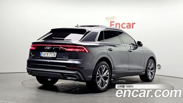 Audi Q8 2021 — Şəkil 7/20