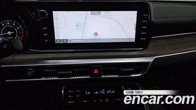 Kia K5 2021 — ფოტო 17/20