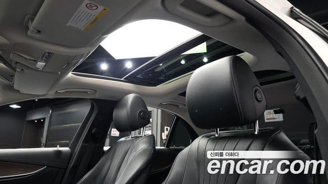 Mercedes-Benz E-Class 2019 — Şəkil 16/20
