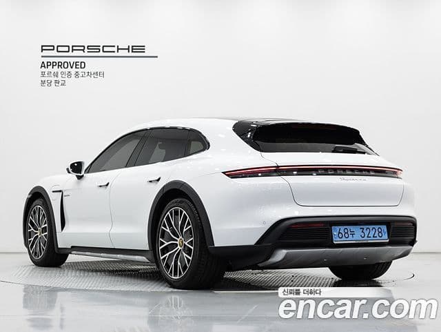 Porsche Taycan 2023 — Photo 3/19