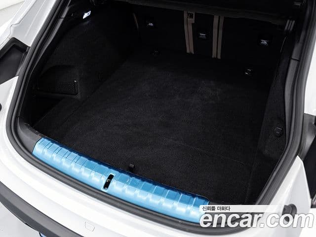 Porsche Taycan 2023 — Photo 6/19