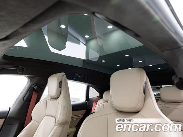 Porsche Taycan 2023 — Photo 10/19