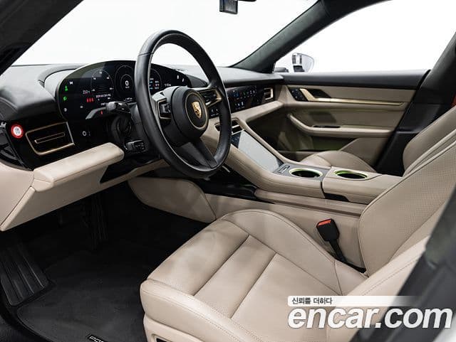 Porsche Taycan 2023 — Photo 18/19
