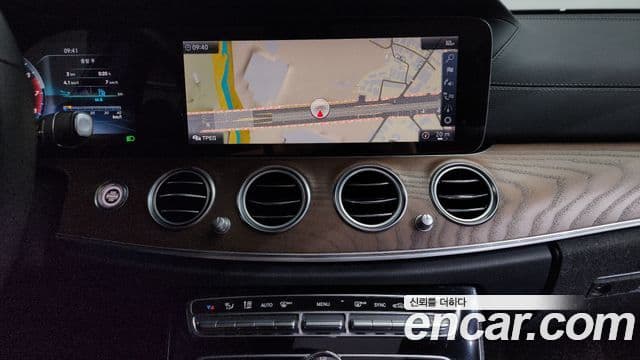 Mercedes-Benz E-Class 2019 — Фото 13/20