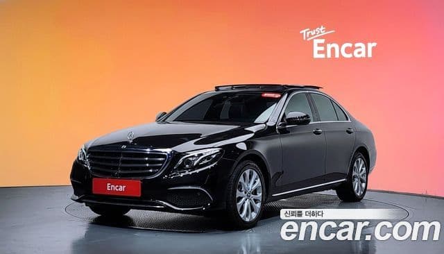 Mercedes-Benz E-Class 2019 — Фото 1/20