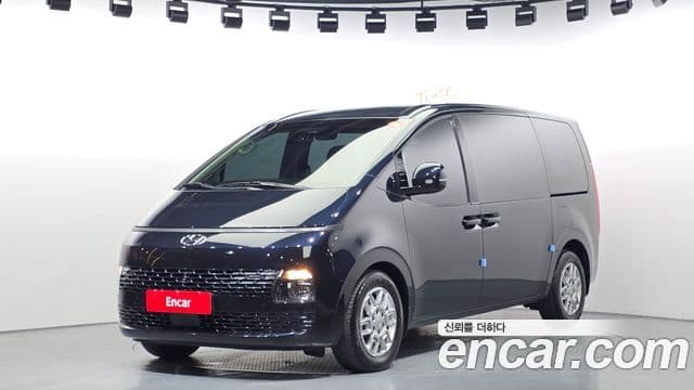 Hyundai Staria 2023 — ფოტო 1/20