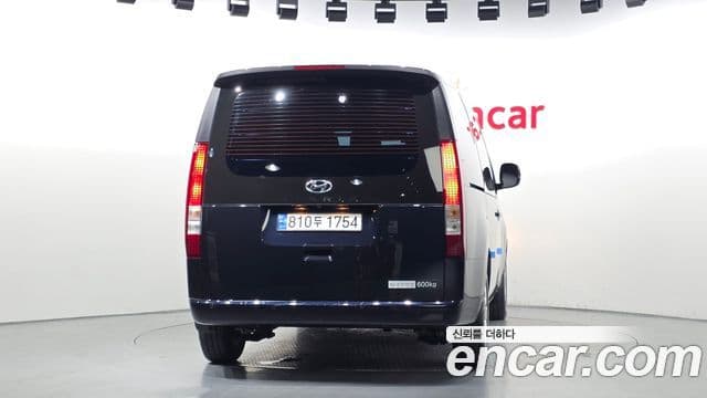 Hyundai Staria 2023 — ფოტო 4/20