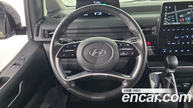 Hyundai Staria 2023 — ფოტო 15/20