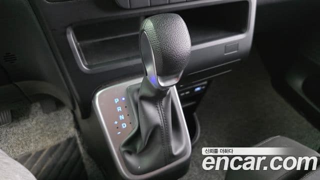 Hyundai Staria 2024 — ფოტო 9/20