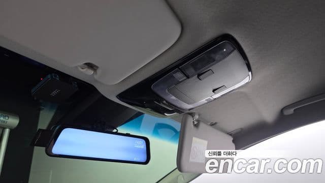 Hyundai Staria 2024 — ფოტო 19/20