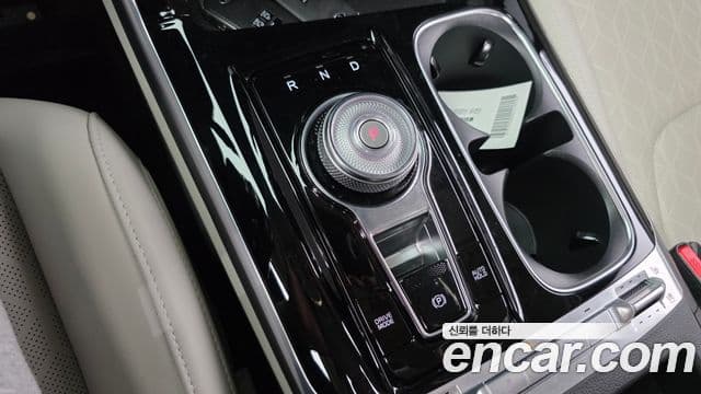 Kia Carnival 2021 — ფოტო 9/20