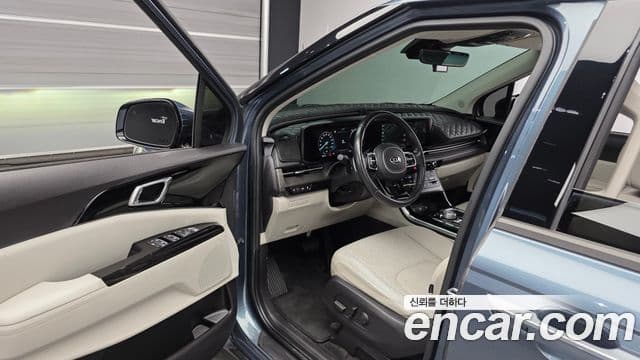 Kia Carnival 2021 — ფოტო 10/20
