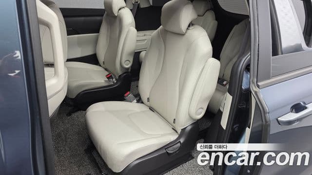 Kia Carnival 2021 — ფოტო 11/20