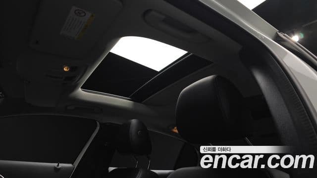 Mercedes-Benz GLA-Class 2018 — Şəkil 19/20