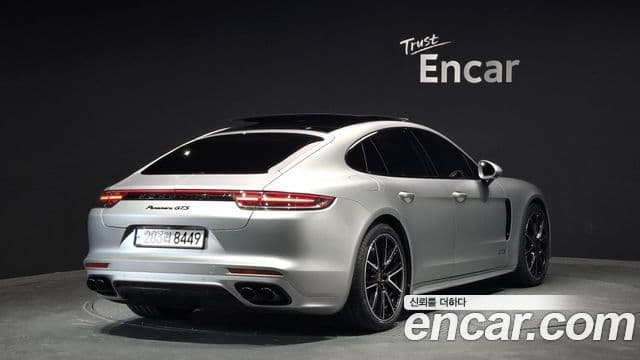 Porsche Panamera 2019 — Photo 9/20