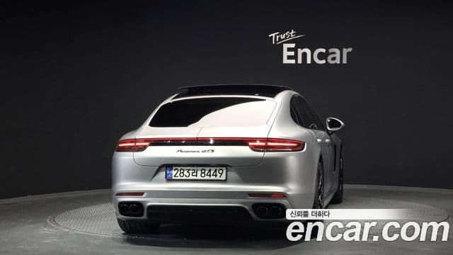 Porsche Panamera 2019 — Photo 8/20