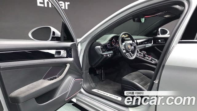 Porsche Panamera 2019 — Photo 12/20