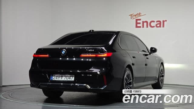 BMW 7 Series 2024 — ფოტო 2/20