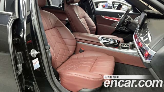 BMW 7 Series 2024 — ფოტო 11/20