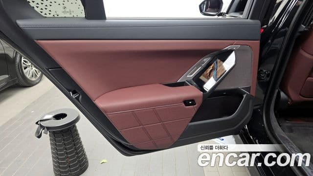 BMW 7 Series 2024 — Photo 9/33
