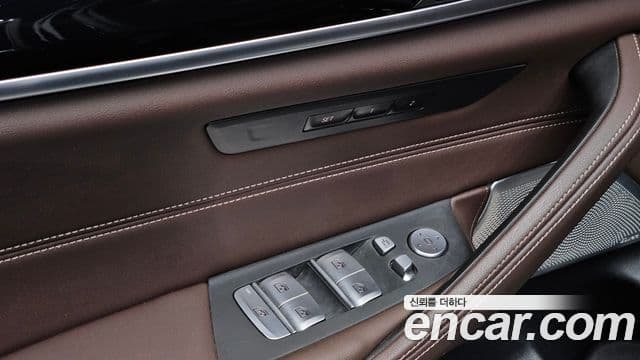 BMW 5 Series 2021 — Фото 18/20