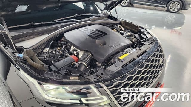 Land Rover Range Rover Velar 2021 — ფოტო 6/20