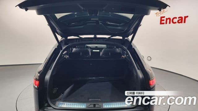 Land Rover Range Rover Velar 2021 — ფოტო 19/20