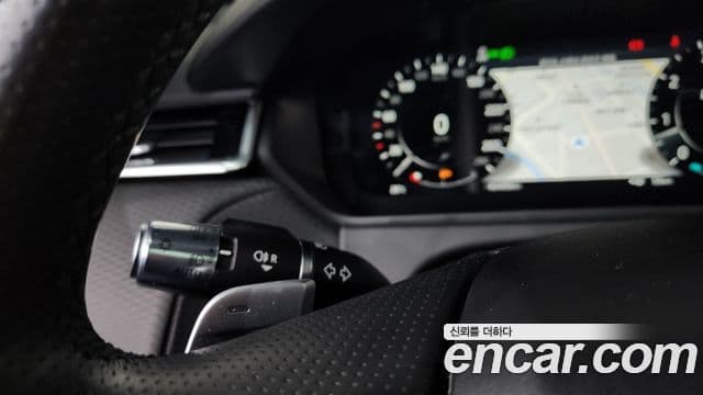Land Rover Range Rover Velar 2021 — Photo 37/39