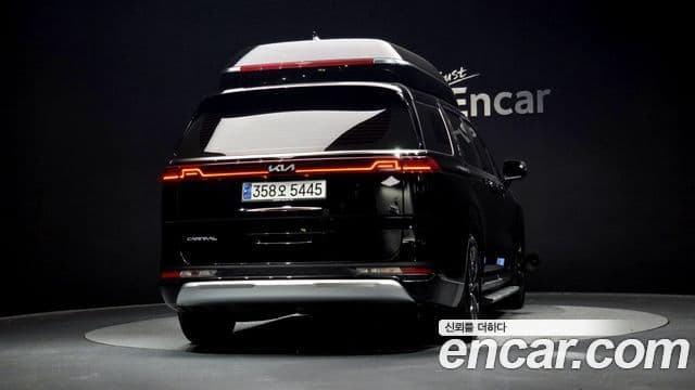 Kia Carnival 2023 — ფოტო 4/20