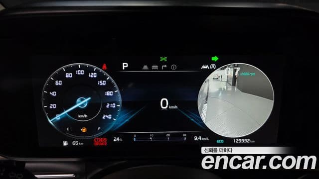 Kia Carnival 2023 — ფოტო 8/20