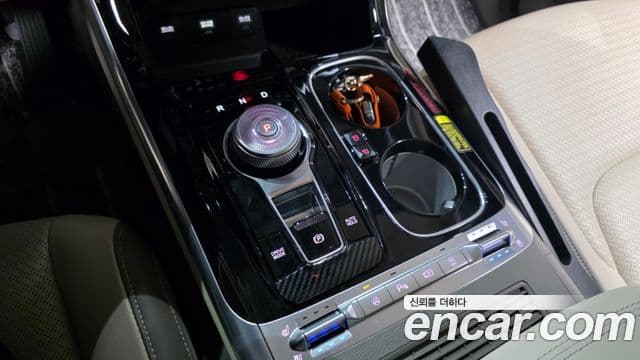 Kia Carnival 2023 — фото 9 из 20