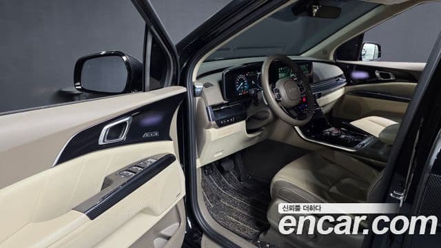 Kia Carnival 2023 — ფოტო 10/20
