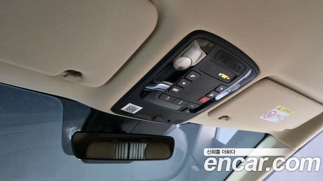 Kia Carnival 2023 — ფოტო 18/20