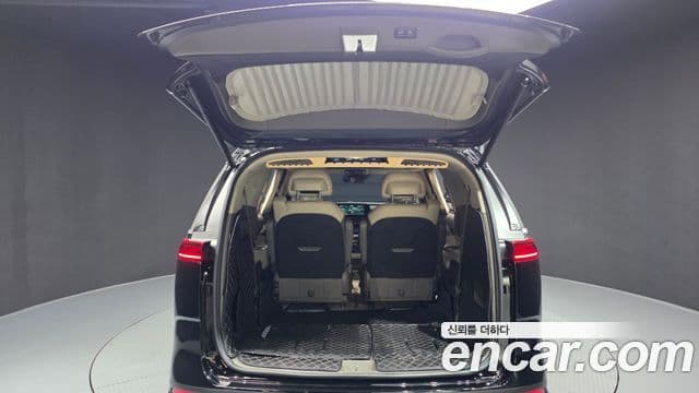 Kia Carnival 2023 — ფოტო 20/20