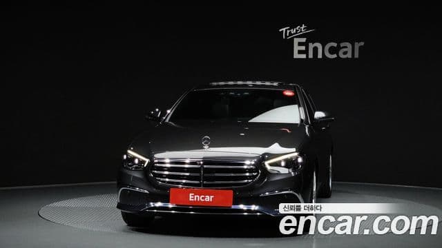 Mercedes-Benz E-Class 2022 — ფოტო 3/20