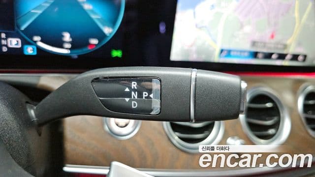 Mercedes-Benz E-Class 2022 — ფოტო 9/20