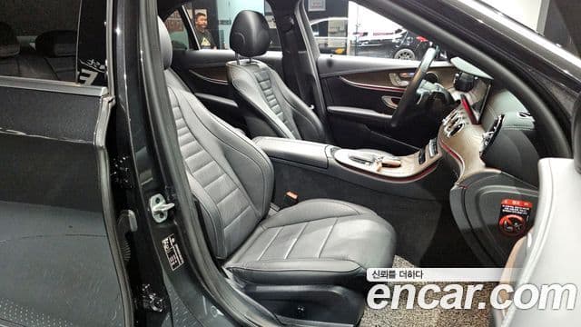 Mercedes-Benz E-Class 2022 — ფოტო 12/20