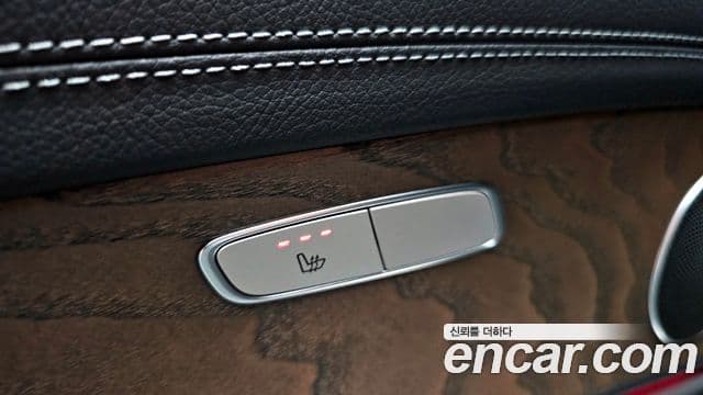 Mercedes-Benz E-Class 2022 — ფოტო 17/20