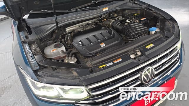 Volkswagen Tiguan 2021 — ფოტო 6/20